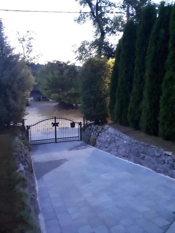 Apartman Firdaus-Bihać, Dobrenica bb Dış mekan fotoğraf